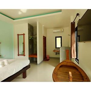 Baan Reenaa Lanta